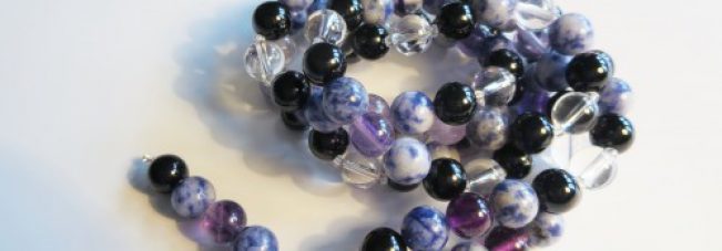 Mala aus Amethyst, Sodalith, Onyx, Bergkristall