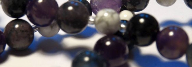 Mala mit Magnesit, Dumortierit, Amethyst