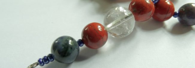Mala mit Rutilquarz, Roter-Jaspis, Dumortierit